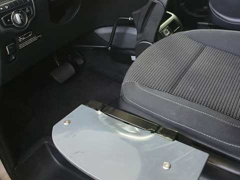 Aufrichtehilfe Fahrer*in ein- und aussteigen