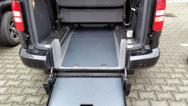 ausgefahrene Rampe  VW-Caddy