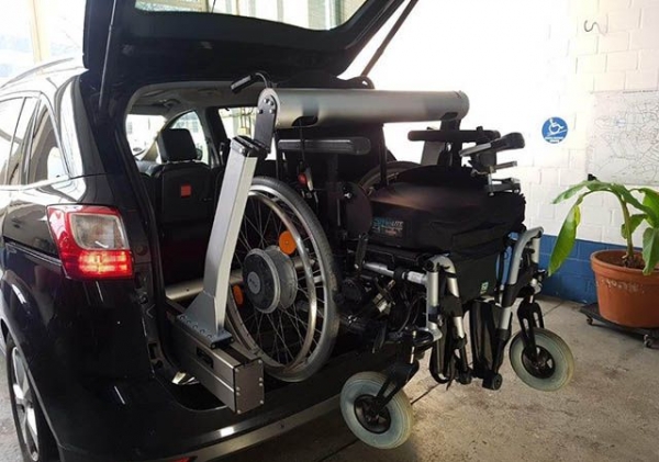 Scooterlift, Einfahren der Winde samt Rollstuhl