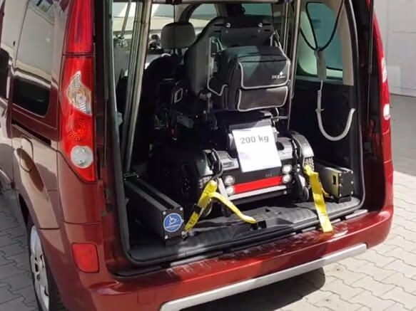 Rollstuhl verladen & befestigt